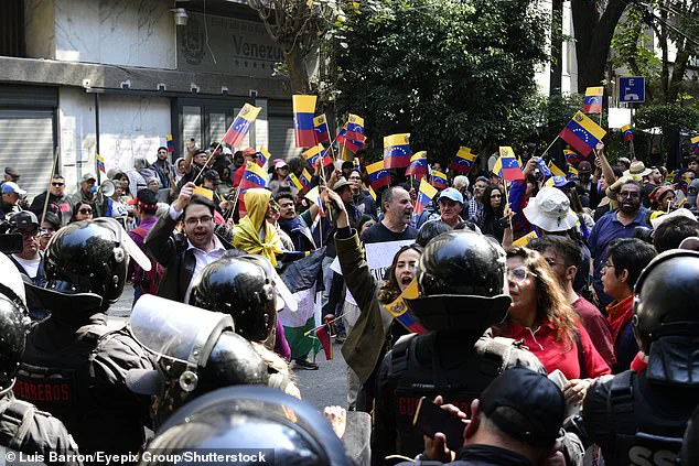 Venezuelan Military Demands Release of Maduro Amid Chaos and International Tension as U.S. Forces Reportedly Detain Leader