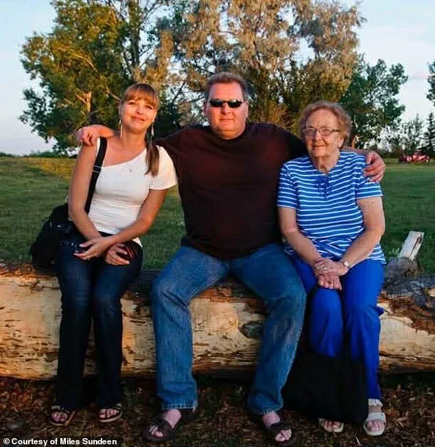 Jolene Van Alstine's Eight-Year Battle with Rare Disease: 'The Pain Never Stops' Says Husband Miles Sundeen