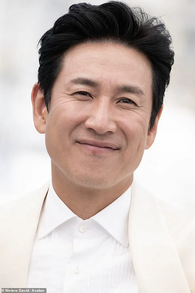 Breaking: South Korean Singer Mo Su-jin Dies at 27; Agency Confirms Tragic Passing, Details on Cause of Death Remain Private