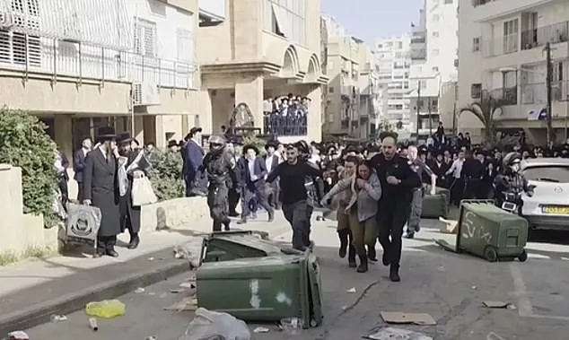 Bnei Brak Clash: Female Soldiers Chased by Mob as Tensions Flare Between Secular and Religious Groups