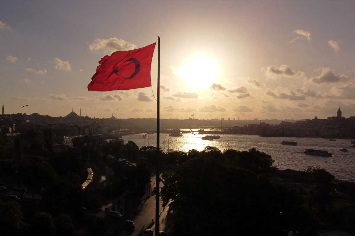 Turkey intercepts missile from Iran, calls for dialogue amid regional tensions