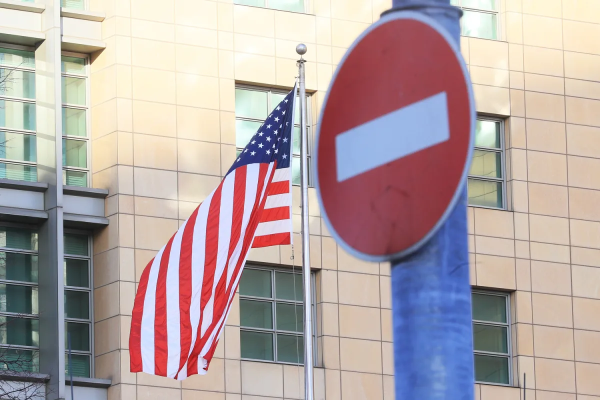 U.S. Orders Evacuation of Embassy Staff in Saudi Arabia Amid Escalating Threats