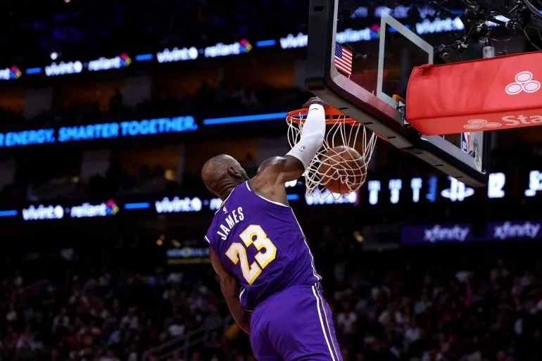 Luka Doncic Nears Triple-Double as Lakers Extend Winning Streak to Seven with 124-116 Victory Over Rockets